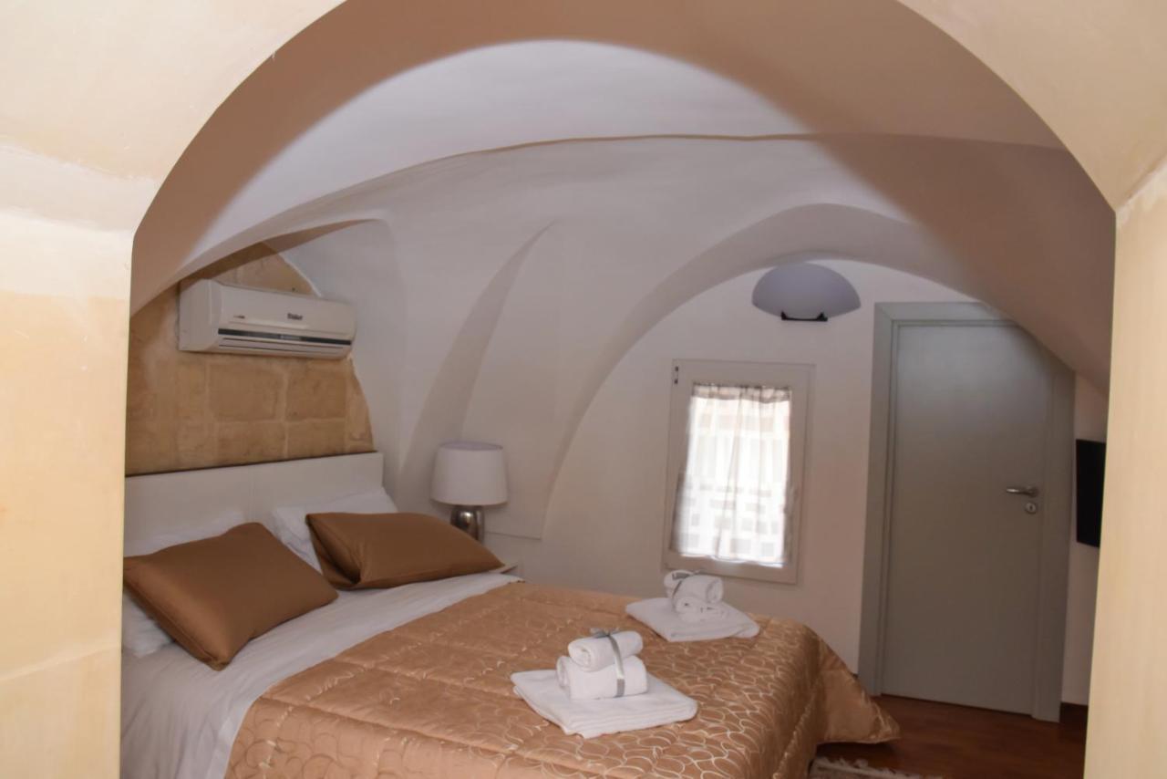 Ferrante D'Aragona Rooms Lecce Bagian luar foto
