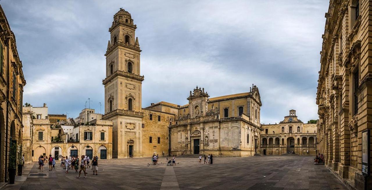 Ferrante D'Aragona Rooms Lecce Bagian luar foto