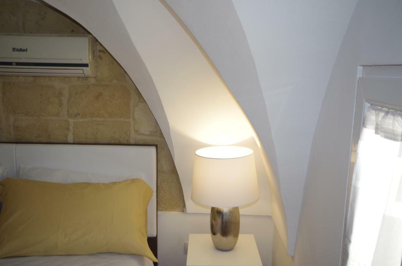 Ferrante D'Aragona Rooms Lecce Bagian luar foto